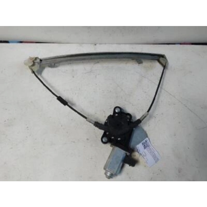 Renault Megane Elektrikli Ön Cam Krikosu Sol 1996-2003 (Oem No:  7700834347)