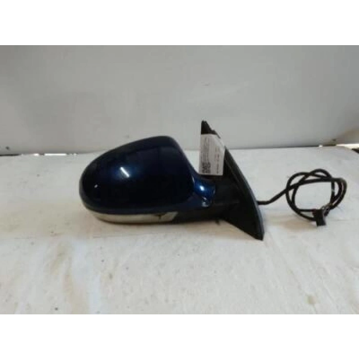 Volkswagen Passat Dış Ayna Elektrikli Isıtmalı Alt Sinyalli 9 Pin .Astarlı Sağ 2010- (Oem No:  3C1857508Cl9B9)