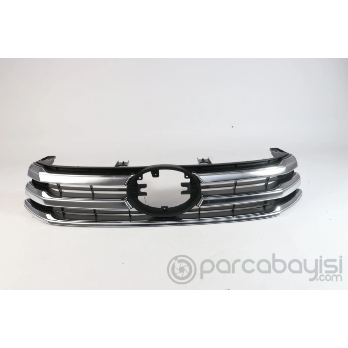 Toyota Hilux Ön Panjur 5 Nikelaj Bandlı Logo Taşıyıcılı 2015- (Oem No:  531000K500)