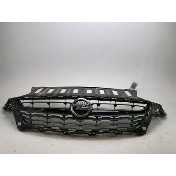 Opel Corsa E Ön Panjur Üst 2014- (Oem No:  39003645)