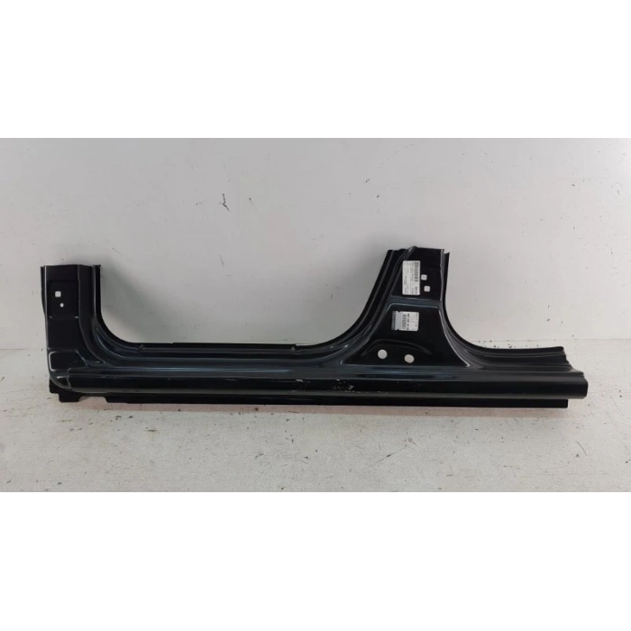 Dacia Sandero Marşbiyel Sacı Sağ 2008- (Oem No:  6001551336)