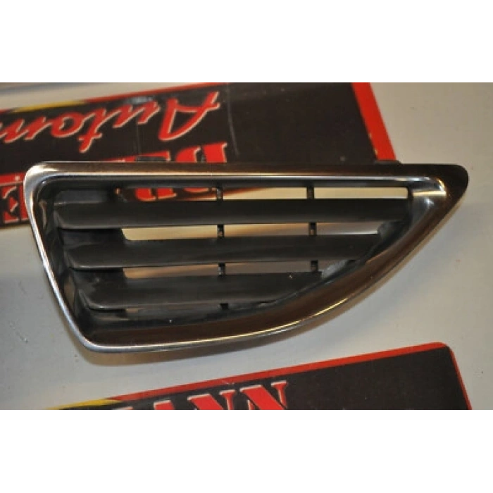 Renault Megane Ön Panjur Nikelaj Bandlı Sol 1999-2002 (Oem No:  7700428964)