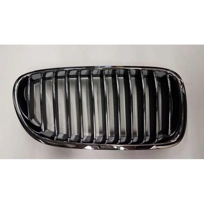 Bmw 5 Serisi Ön Panjur Komple Nikelaj Siyah Sağ 2010- (Oem No:  51137203650)