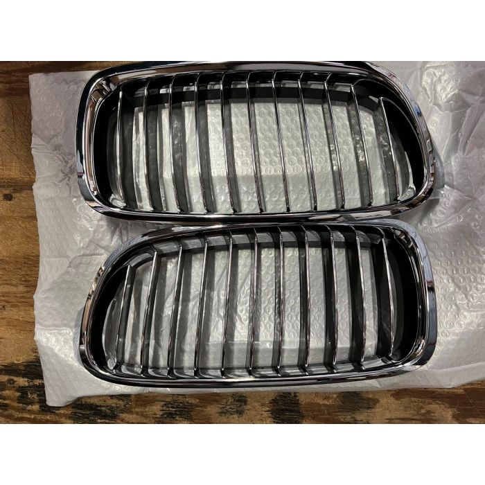 Bmw 3 Serisi Ön Panjur Nikelaj/Tıtan Modrn Sol 2011- (Oem No:  51137263479)