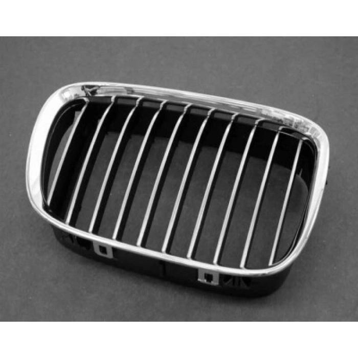 Bmw 5 Serisi Ön Panjur Kompnikelaj Siyah Sağ 1997-2002 (Oem No:  51138184532)