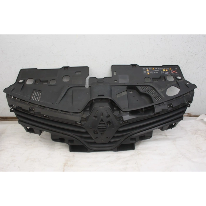 Renault Clio Ön Panjur 2016- (Oem No:  622562901R)