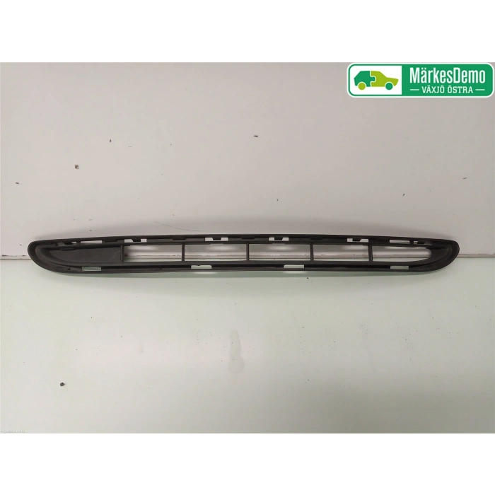 Renault Clio Ön Panjur Sıyah Hatchback 2009 (Oem No:  622565519R)