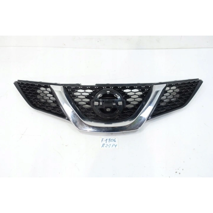 Nissan Qashqai Ön Panjur Kamera Delikli 2013- (Oem No:  623104Ea0D)