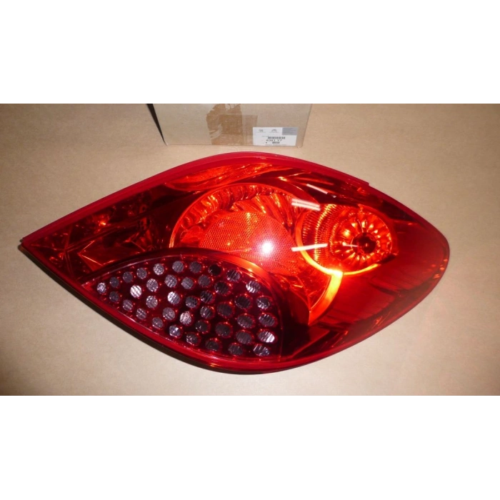 Peugeot 207 Arka Stop Sağ 2006 (Oem No:  6351Y7)