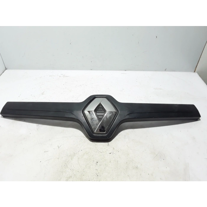 Renault Trafic Ön Panjur Bandı Siyah Desenli 2014- (Oem No:  848216441R)