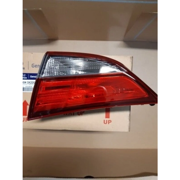 Hyundai Elantra Arka Stop İç Sağ 2014-2015 (Oem No:  924043X220)