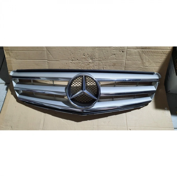 Mercedes C Class Ön Panjur Nikelaj Elegance 2007  (Oem No:  A2048800023)