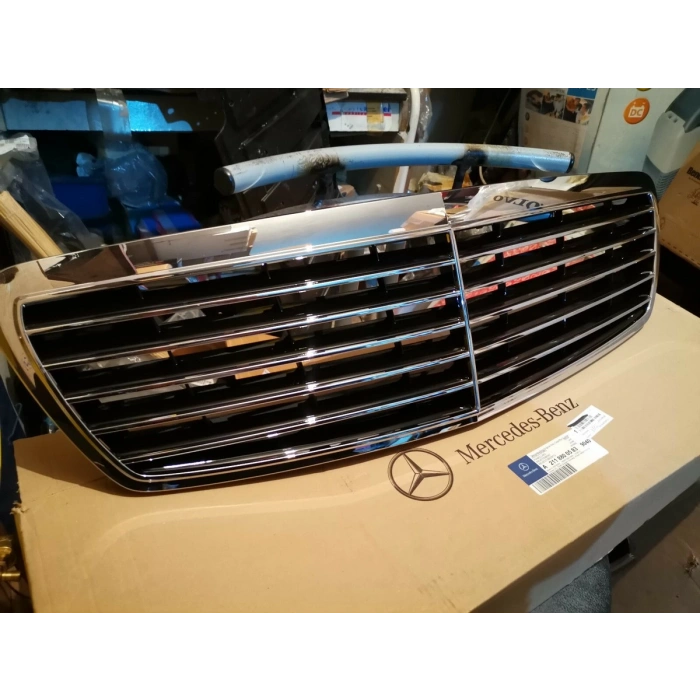 Mercedes E Class Ön Panjur Nikelaj Sıyavantg03 (Oem No:  A21188005839040)