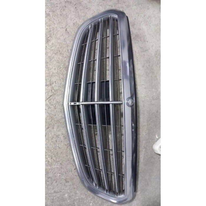 Mercedes E Class Ön Panjur Nikelaj Çıtalı Gri 2013- (Oem No:  A2128801383)