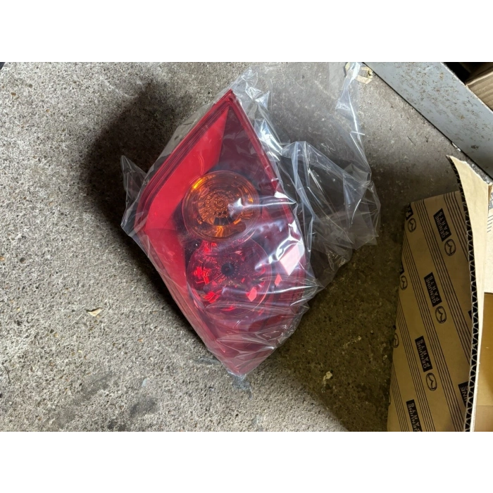 Mazda 3 Arka Stop Kırmızı Hatchback Sol 2003-2005 (Oem No:  Bp4K-51-180D)