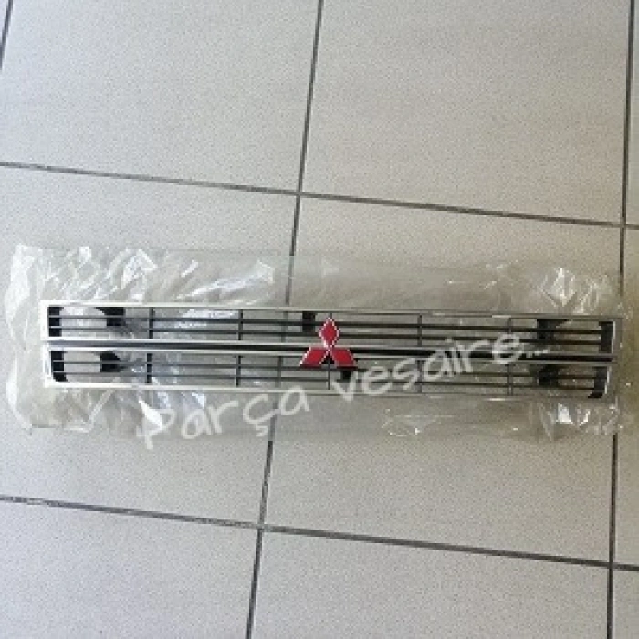 Mitsubishi Lancer Ön Panjur Nikelaj Gri 1988-1992 (Oem No:  Mb594484)