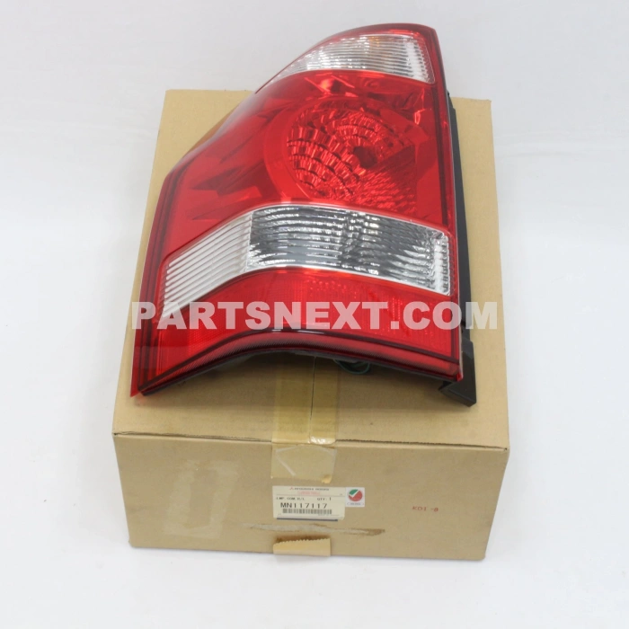 Mitsubishi Pajero Arka Stop Sol 2003-2006  (Oem No:  Mn117117)