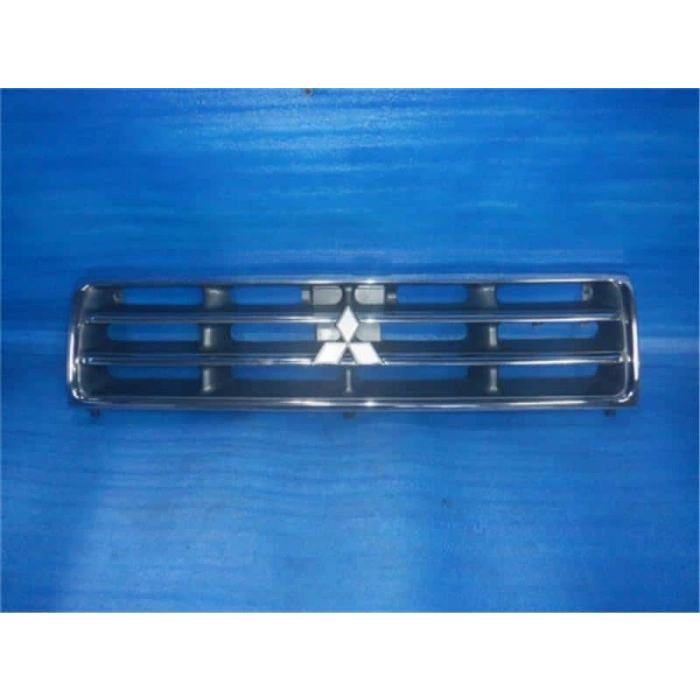 Mitsubishi Pajero Ön Panjur Nikelaj 1997-2000 (Oem No:  Mr376661)