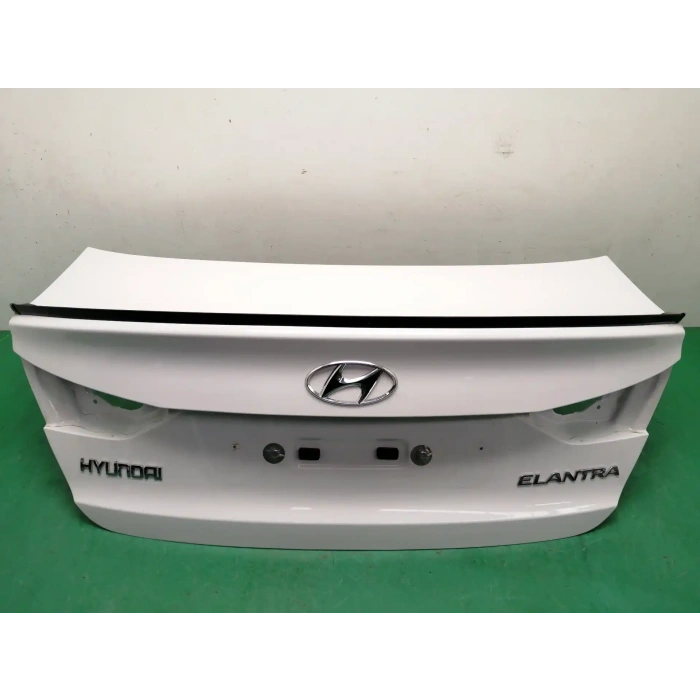 Hyundai Elantra Bagaj Kapağı 2015- (Oem No:  69200F2060)