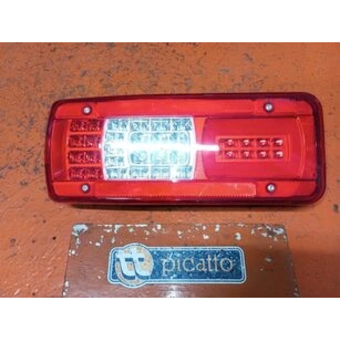 Mercedes Vito 2014- Stop Lambası Sağ  Çıft Kapılı (Oem No:A4478201264)