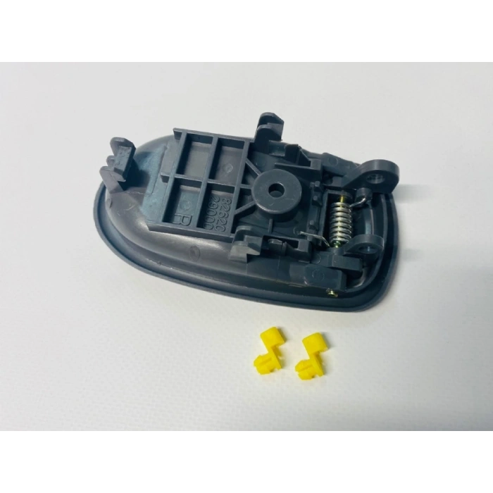 Kia Shuma- Iı- 2000-2003; Ön Kapı İç Açma Kolu Sağ Nikelajlı Oem No: (82620-29000)