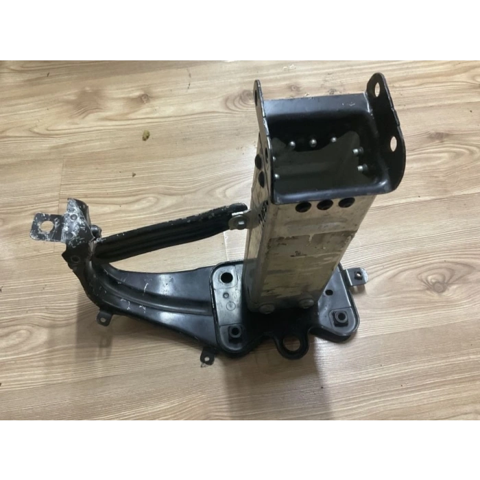 Mercedes E Class Ön Tampon Braketi Aluminyum Sağ 2002- 2007 (Oem No:  A2116201695)