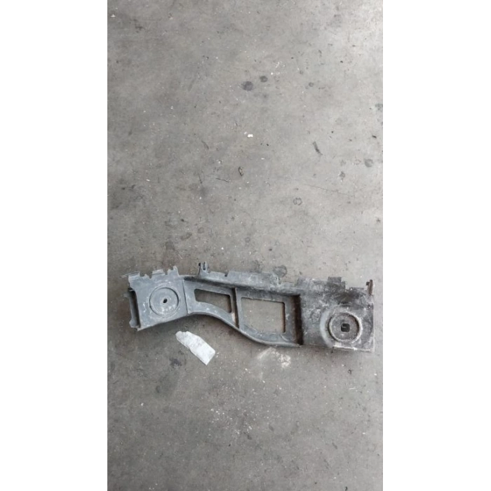 Volkswagen Polo Arka Tampon Braketi Orta 2009-  (Oem No:  6R6807863B)