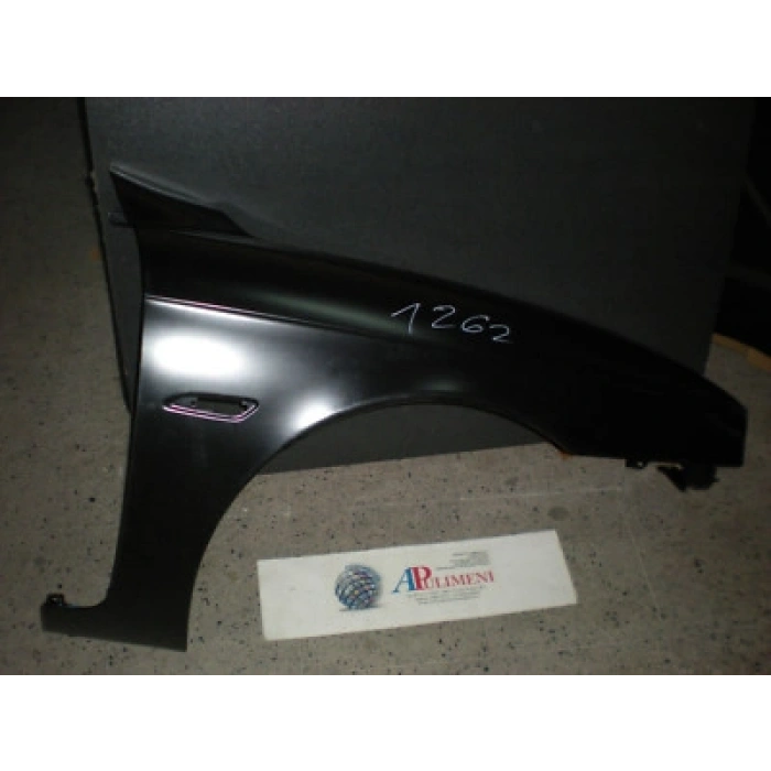 Alfa Romeo  155  1993-1994  Ön Çamurluk Sağ Köşeli Sinyal Delikli Oem No: (60502844)