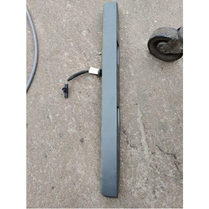 mercedes sprinter- 2007-2013  arka plaka lamba çıtası Oem No (2E1827113)