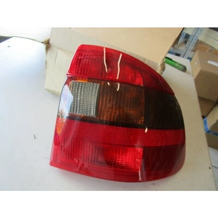Stop Lambası Astra F 1995-1999 Sedan Sol (Oem No:1223978)