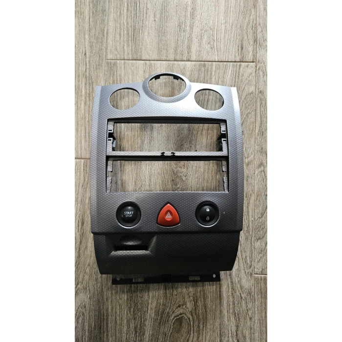 Megane Torpido Çerçevesi Dijital 2003- (Oem No:  8200178630)