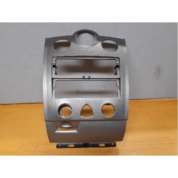 Megane Torpido Çerçevesi Analog 2003- (Oem No:  8200178633)