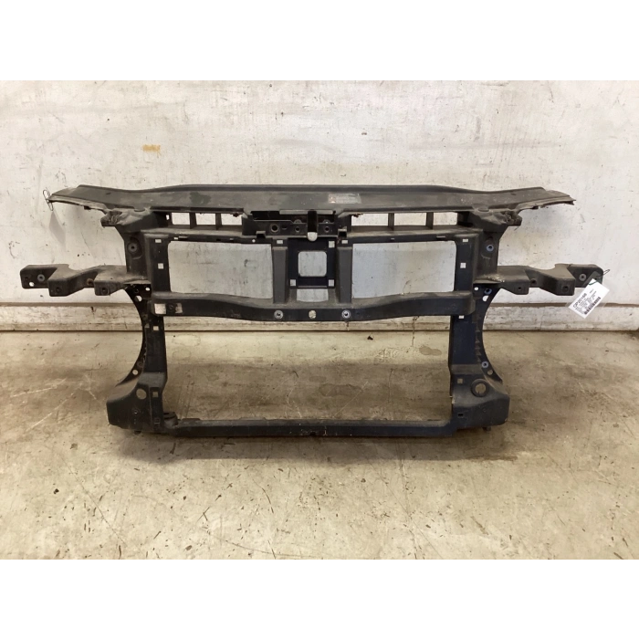 Passat 2005-2008 Ön Panel Oem No (3C0 805 588)