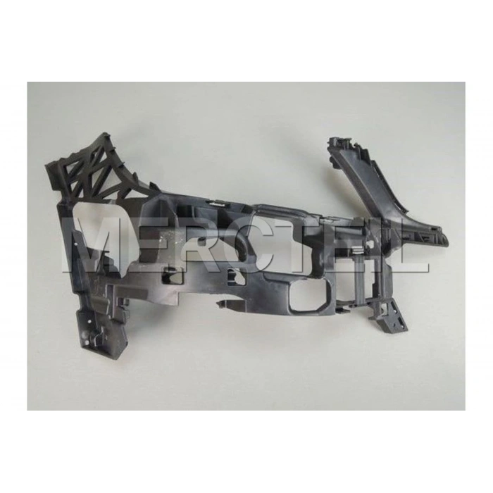 Mercedes C Class Ön Tampon Braketi Sağ 2011- (Oem No:  A2048854265)