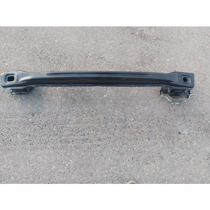 Mercedes C Class Ön Tampon Demiri 2013- (Oem No:  A2056100014)