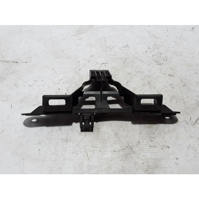 Renault Twingo Arka Tampon Braketi Plastiği 2014- (Oem No:  850421565R)