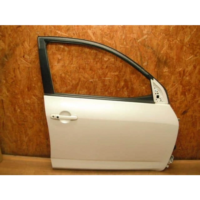 Toyota Rav 4 Ön Kapı Sağ 2012-  (Oem No:  6700142120)