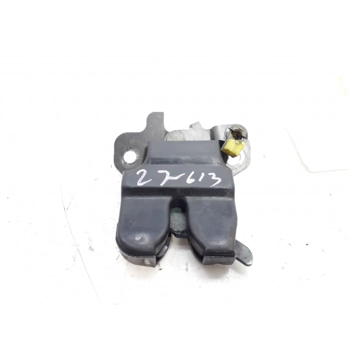 Accent 95 97 Bagaj Kilidi  (Oem No:8123022000)