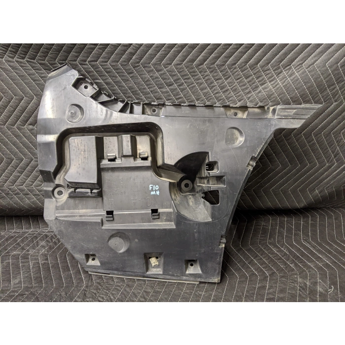 Bmw 5 Serisi Arka Tampon Braketi Sağ 2010- (Oem No:  51127184768)