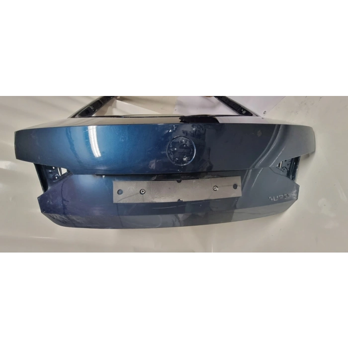 Skoda Superb Bagaj Kapağı 2015- (Oem No:  3V5827023D)