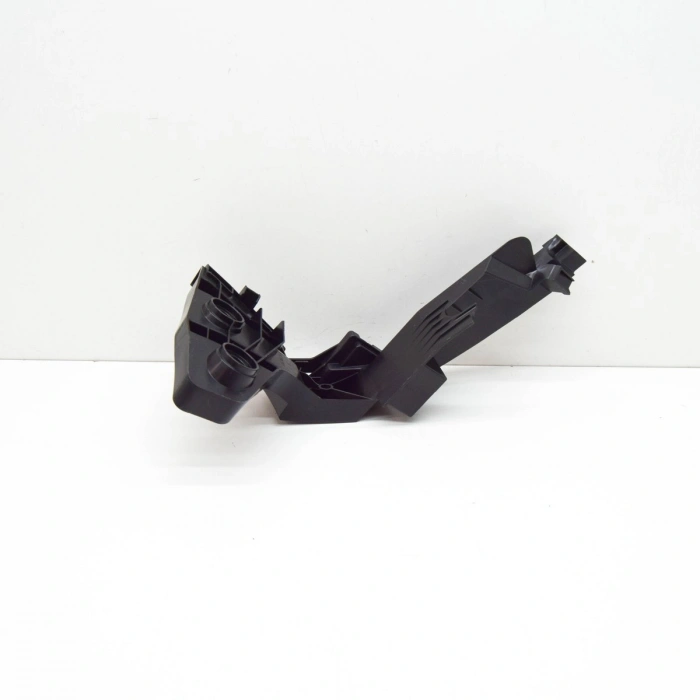 Volkswagen Golf Vııı Arka Tampon Braketi Sol 2020- (Oem No:  5H6807393E)