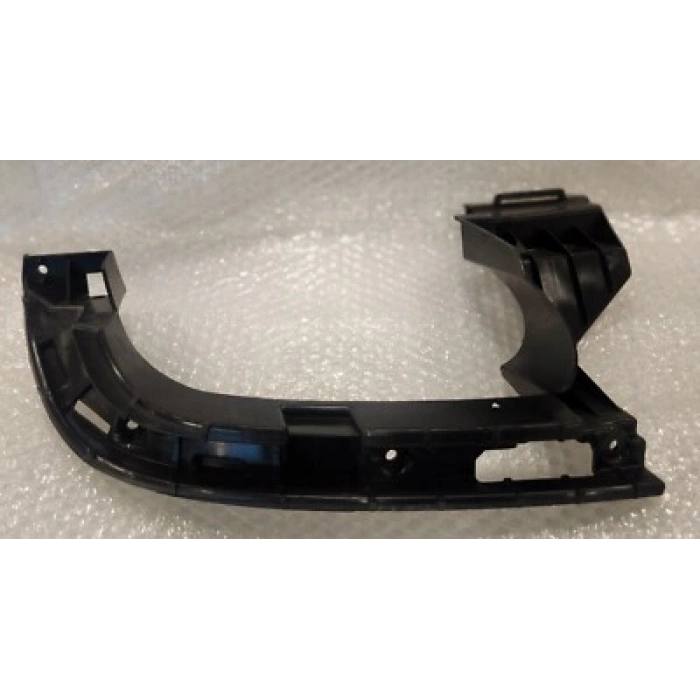 Audi A4 Arka Tampon Braketi Sağ 2019- (Oem No:  8W0807348A)