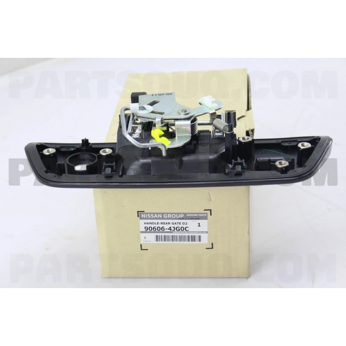 Bagaj Açma Kolu Navara 2016-2019 Siyah (Ortası Krom) Çift Delik (Oem No:906064Jg0C)