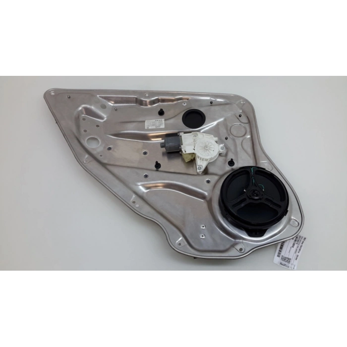 Mercedes 204 2007-2014 Cam Krikosu Arka Sol (Oem No:A2047300779)