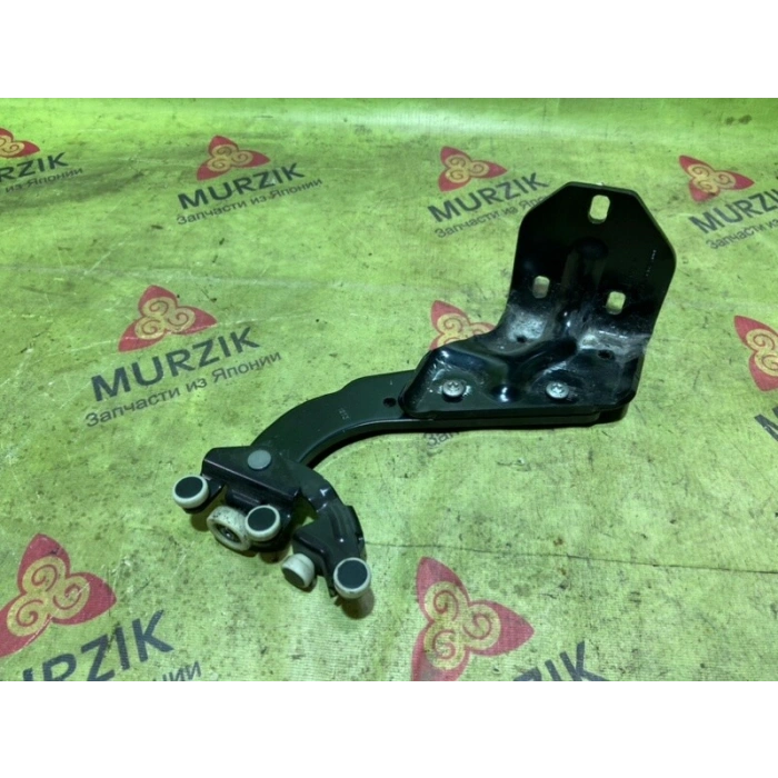 Mercedes 639 2009- Alt Kapı Rayı Sağ  (Oem No:A6397600700)