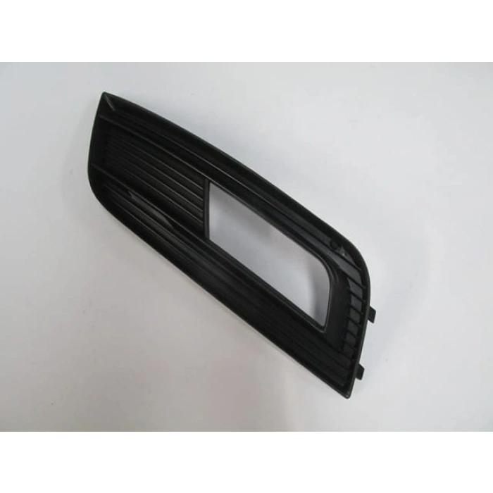 Audi A4 - 2013-2015 Sis Lamba Kapağı Sol Delikli (Nikelaj Çıtasız) (Oem No: 8K0807681K01C)
