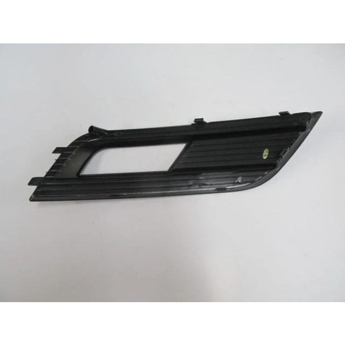 Audi A4 - 2013-2015 Sis Lamba Kapağı Sol Delikli (Nikelaj Çıtasız) (Oem No: 8K0807681K01C)