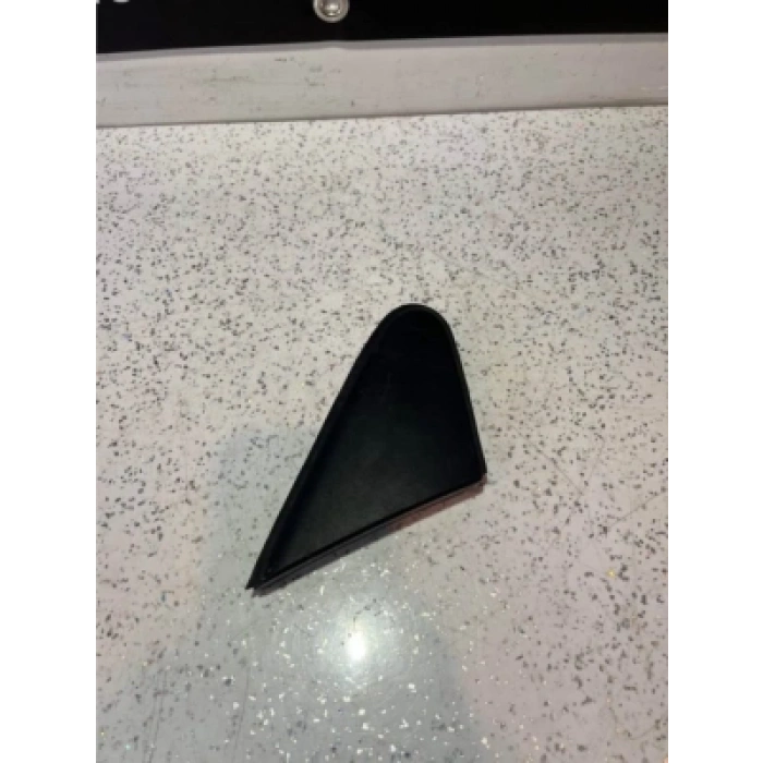 Toyota Auris 2013-2016 Bakalit Ayna Devamı Sağ (Oem No: 6011702110)