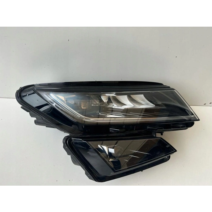 Skoda Kodiaq (2016 Yılında Çıkan Kasa) Ön Far Led Gündüz Farlı Elektrikli Motorlu Sağ (Oem No: 566941016)