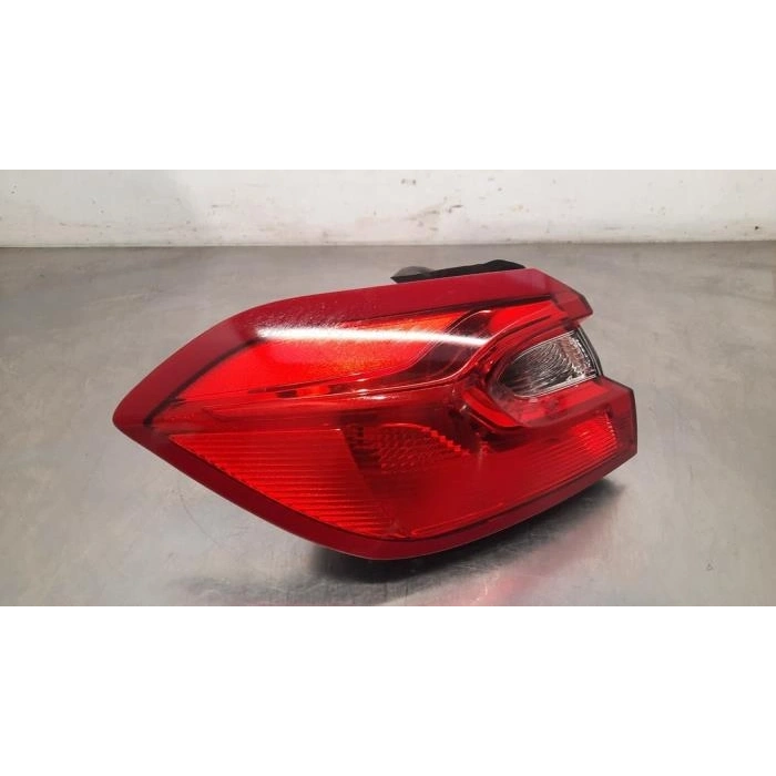 Ford Fiesta (2017 Yılında Çıkan Kasa) Arka Stop Halojen Sol (Oem No: H1Bb13405Aj)